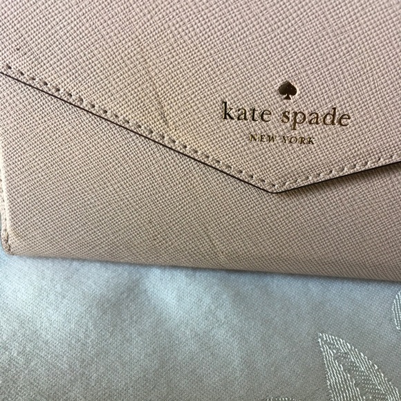 Kate Spade Wristlet case for iPhone 6/6S and slots for two credit cards - Picture 3 of 13